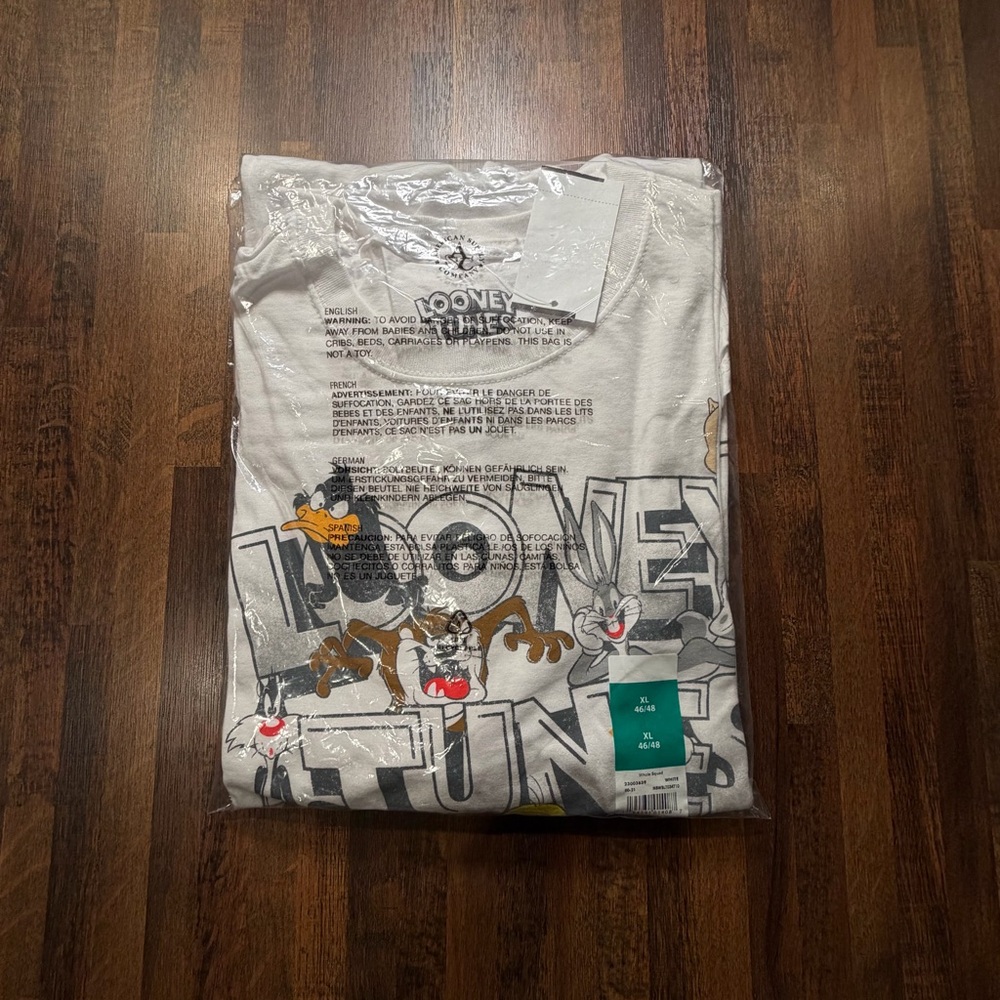 Looney Tunes Graphic T-Shirt